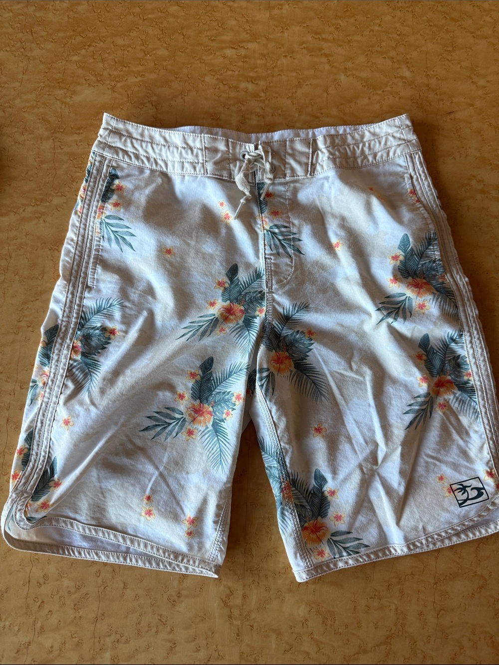 Honolua Hawaii Boy's Boardshorts in size 26 (12-14)